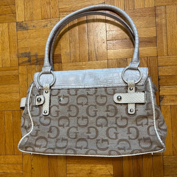 ADORABLE guess y2k 90s purse - Picture 4 of 7